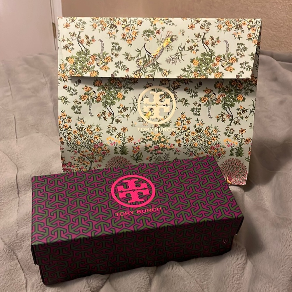 Tory Burch Flip Flop - Picture 7 of 9